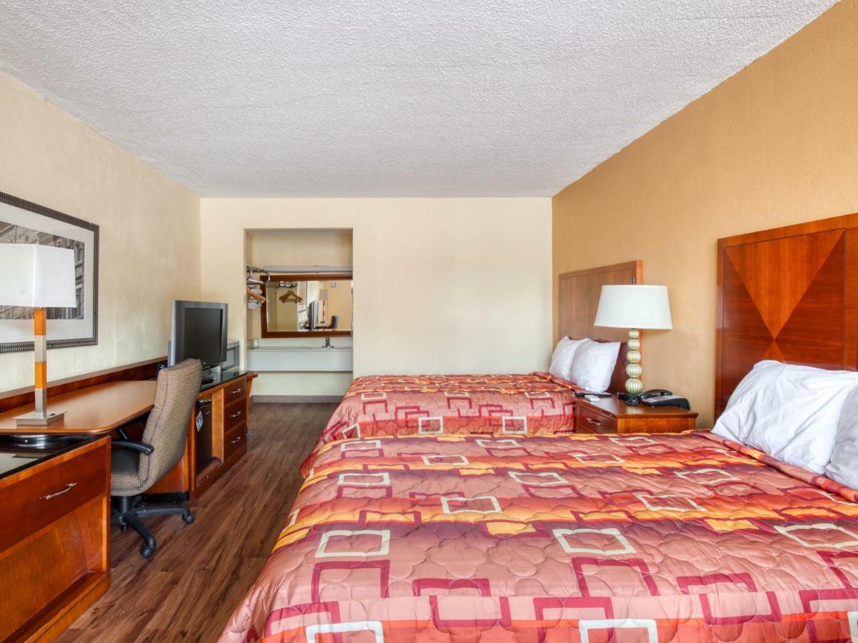 פורסט פארק Budgetel Inn & Suites מראה חיצוני תמונה