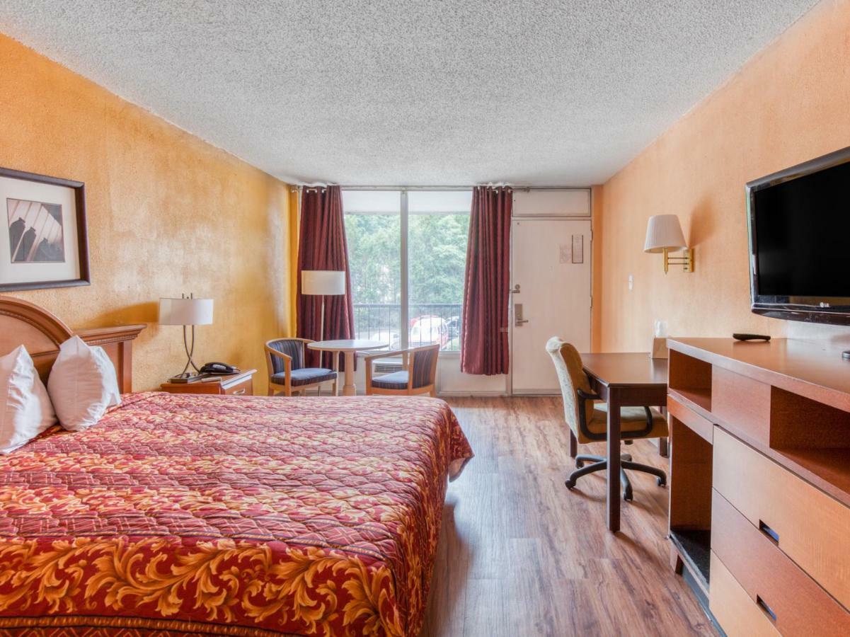 פורסט פארק Budgetel Inn & Suites מראה חיצוני תמונה